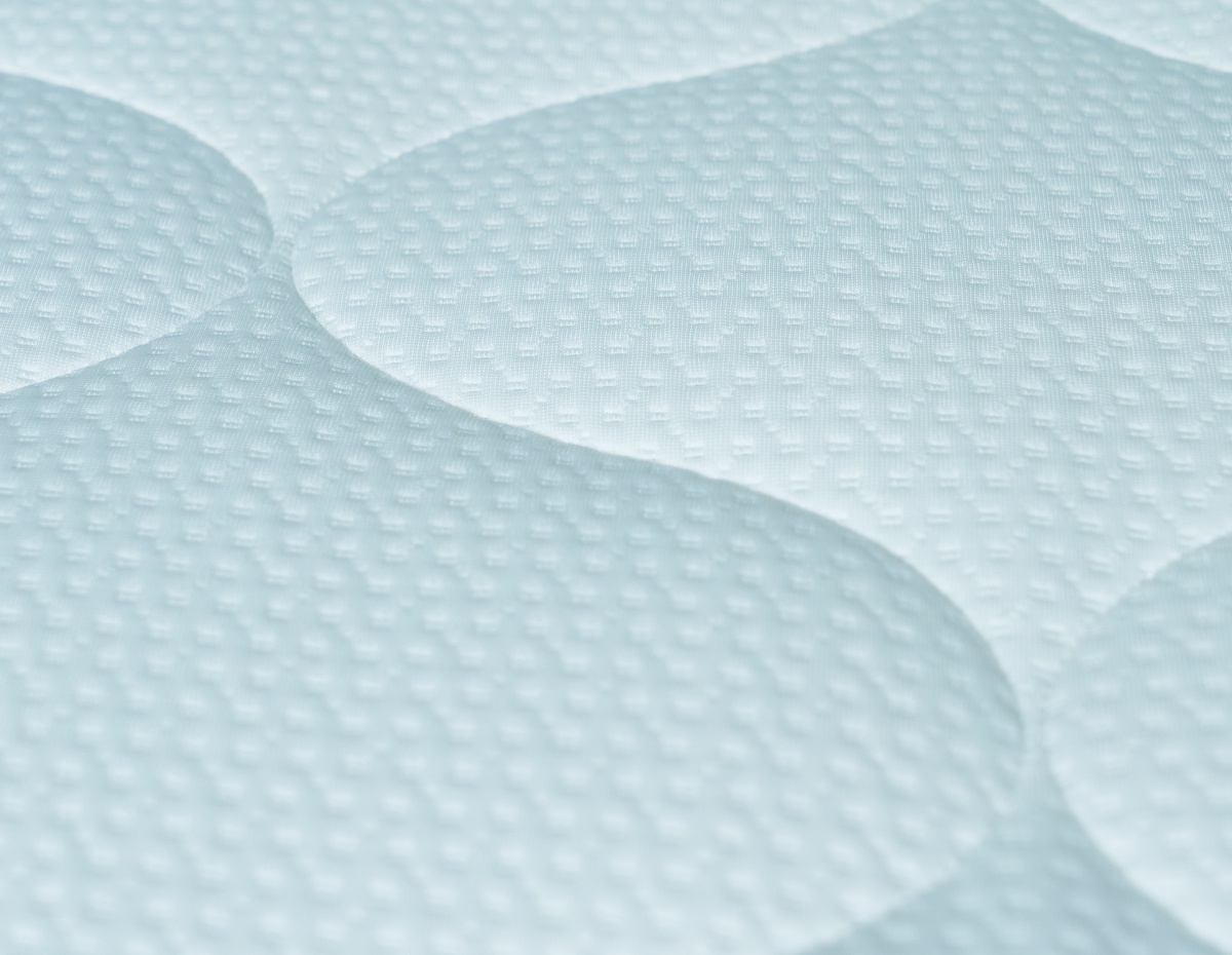 Трикотаж LUX - это ткань высокой плотности, при этом она приятна наощупь и создает ощущение комфорта.